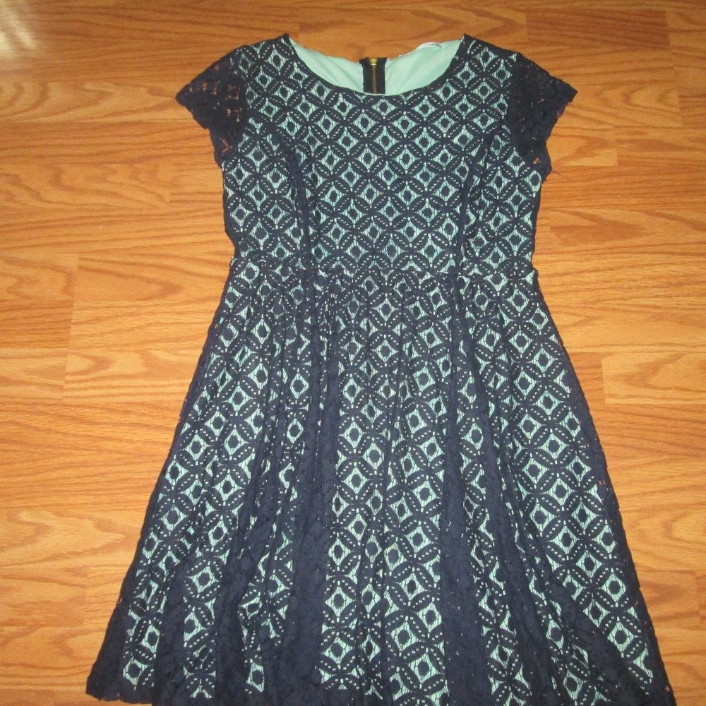 Maurices size 13/14 Navy lace w/mint green dress